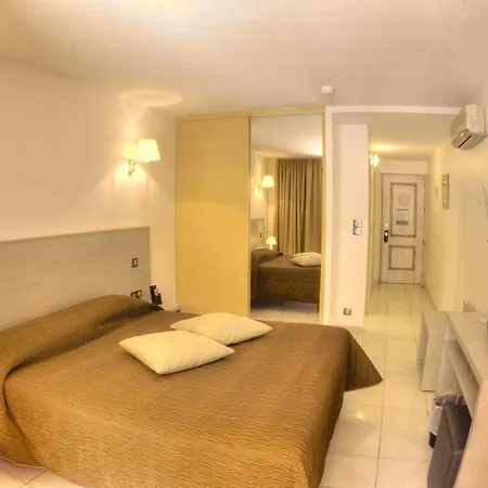 Le Romantique Hotell 2*